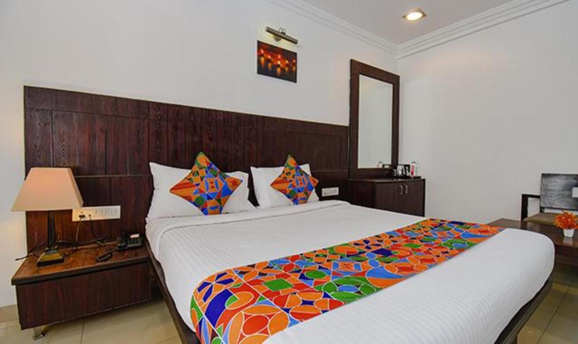 Hotel Shirdi Sai Wada Exterior foto